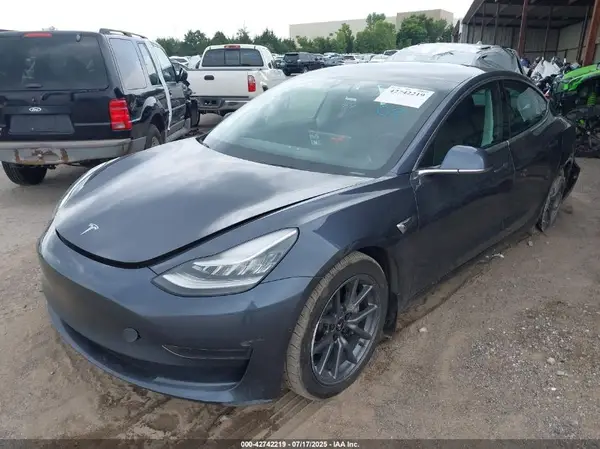 5YJ3E1EA1LF657837 2020 TESLA MODEL 3 - Image 2