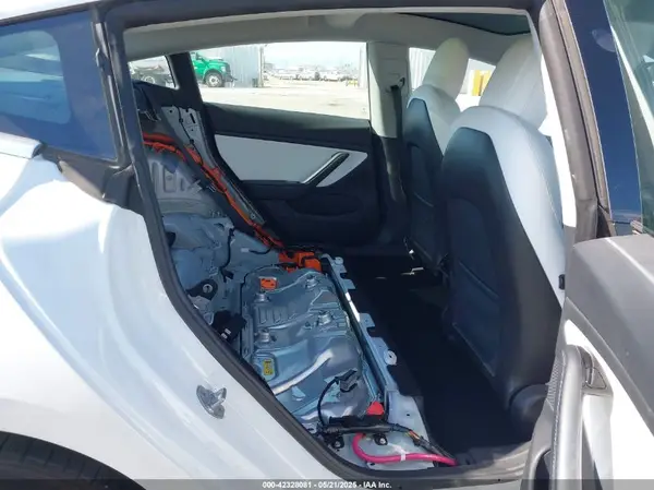 5YJ3E1EA1LF720886 2020 TESLA MODEL 3 - Image 8