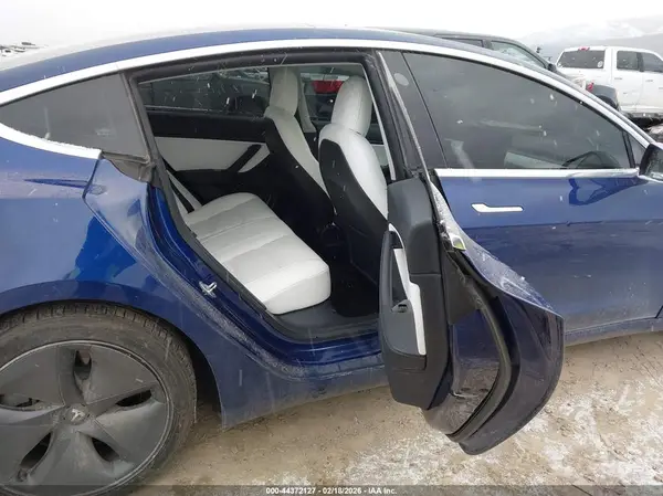 5YJ3E1EA1LF802519 2020 TESLA MODEL 3 - Image 8