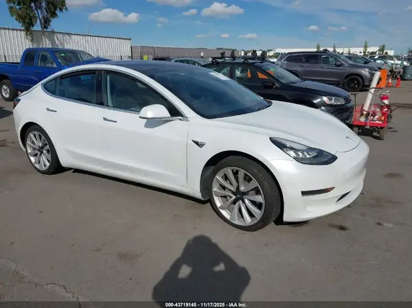 5YJ3E1EA1LF806361 2020 TESLA MODEL 3 - Image 1