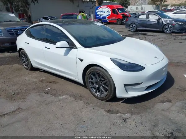 5YJ3E1EA1MF000778 2021 TESLA MODEL 3 - Image 1