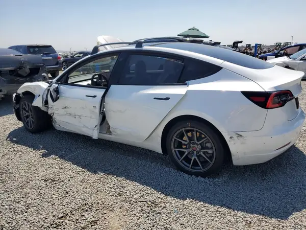 5YJ3E1EA1MF000800 2021 TESLA MODEL 3 - Image 2