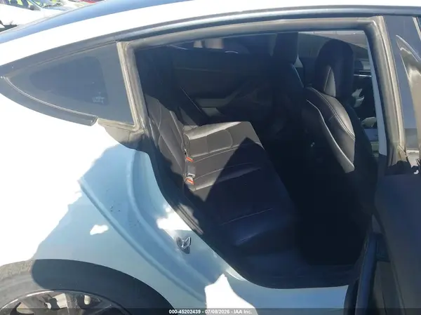 5YJ3E1EA1MF002756 2021 TESLA MODEL 3 - Image 8