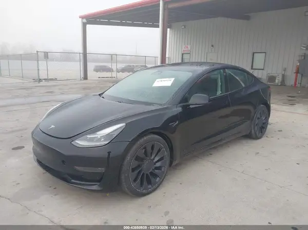 5YJ3E1EA1MF015992 2021 TESLA MODEL 3 - Image 2