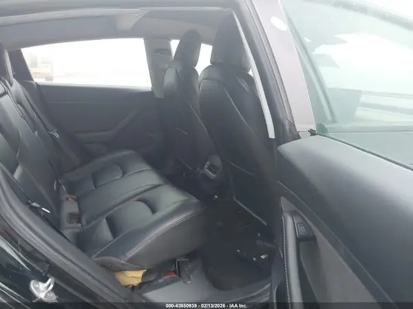 5YJ3E1EA1MF015992 2021 TESLA MODEL 3 - Image 8