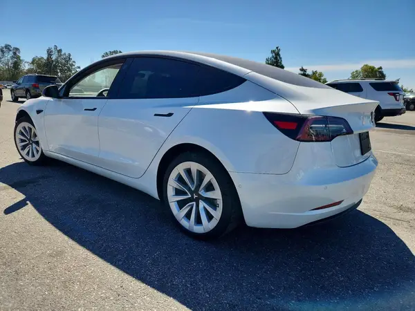 5YJ3E1EA1MF020707 2021 TESLA MODEL 3 - Image 2