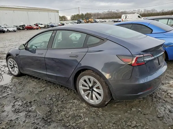 5YJ3E1EA1MF021064 2021 TESLA MODEL 3 - Image 2