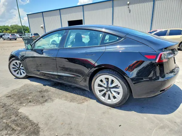 5YJ3E1EA1MF023686 2021 TESLA MODEL 3 - Image 2