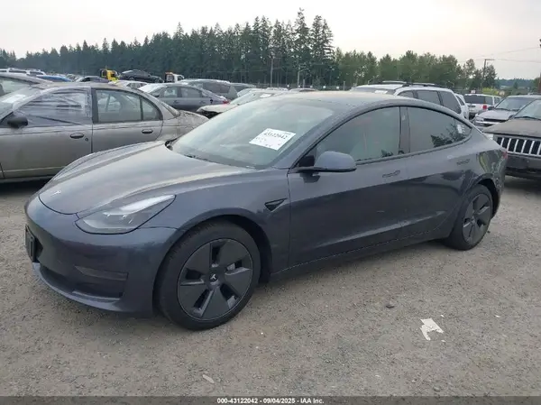 5YJ3E1EA1MF028810 2021 TESLA MODEL 3 - Image 2