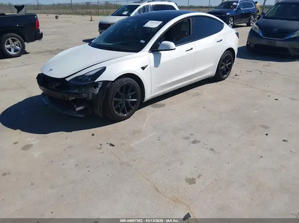 5YJ3E1EA1MF030038 2021 TESLA MODEL 3 - Image 2
