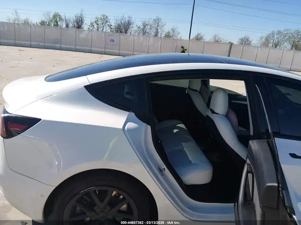 5YJ3E1EA1MF030038 2021 TESLA MODEL 3 - Image 8