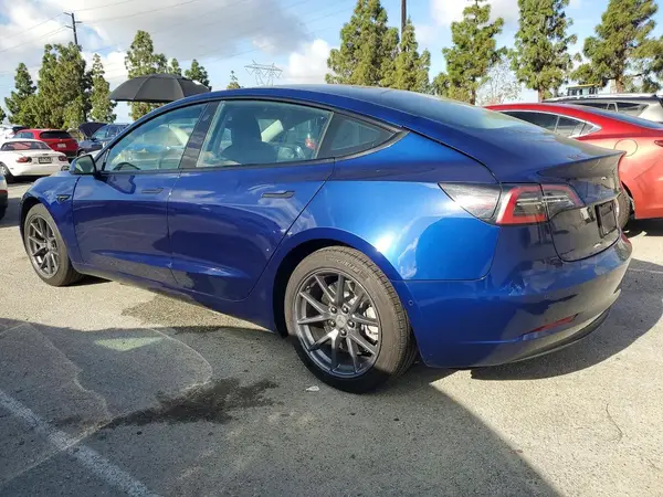 5YJ3E1EA1MF030301 2021 TESLA MODEL 3 - Image 2