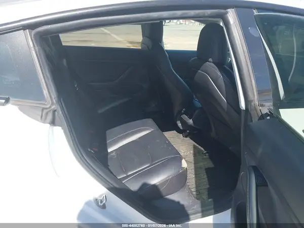 5YJ3E1EA1MF048801 2021 TESLA MODEL 3 - Image 8
