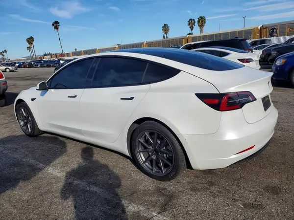 5YJ3E1EA1MF058194 2021 TESLA MODEL 3 - Image 2