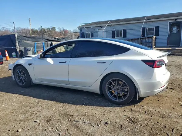 5YJ3E1EA1MF059846 2021 TESLA MODEL 3 - Image 2