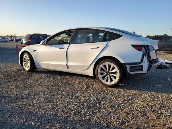 5YJ3E1EA1MF068451 2021 TESLA MODEL 3 - Image 2