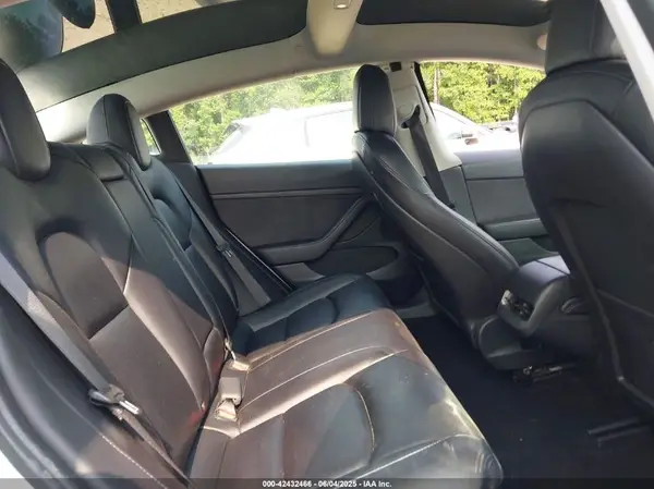 5YJ3E1EA1MF086741 2021 TESLA MODEL 3 - Image 8