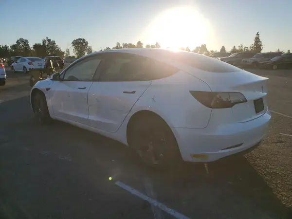 5YJ3E1EA1MF099120 2021 TESLA MODEL 3 - Image 2