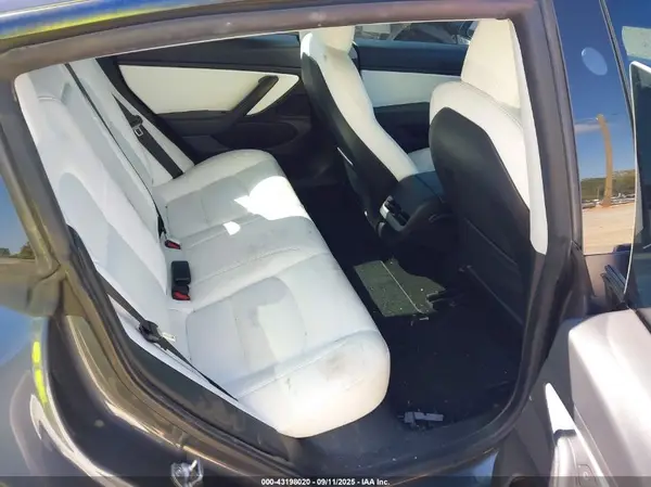 5YJ3E1EA1MF853844 2021 TESLA MODEL 3 - Image 8