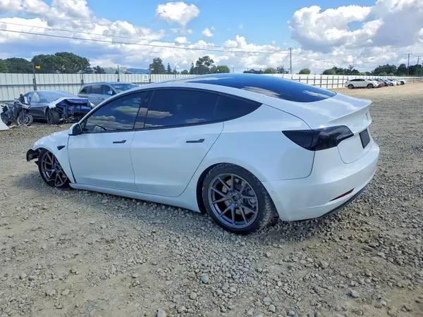 5YJ3E1EA1MF868103 2021 TESLA MODEL 3 - Image 2