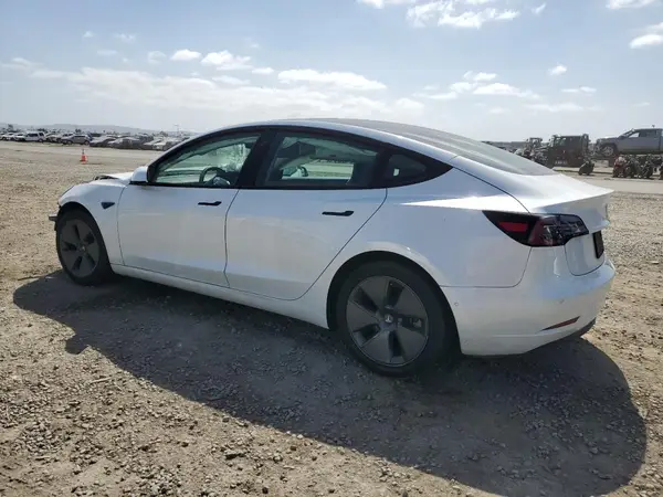 5YJ3E1EA1MF871986 2021 TESLA MODEL 3 - Image 2