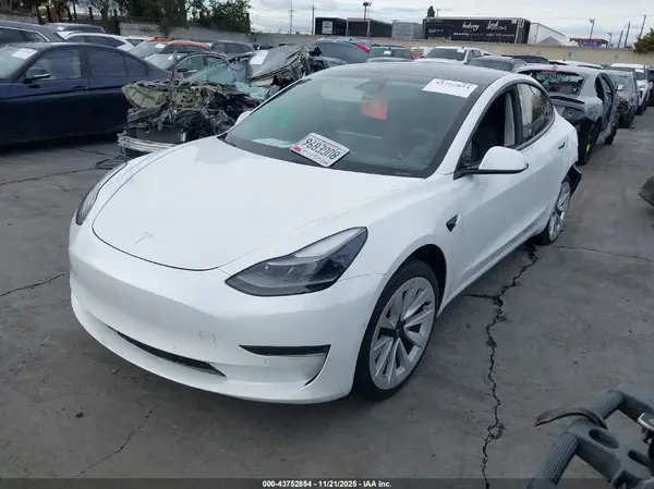 5YJ3E1EA1MF872202 2021 TESLA MODEL 3 - Image 2