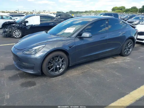 5YJ3E1EA1MF911452 2021 TESLA MODEL 3 - Image 2