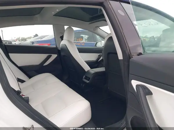 5YJ3E1EA1MF917302 2021 TESLA MODEL 3 - Image 8