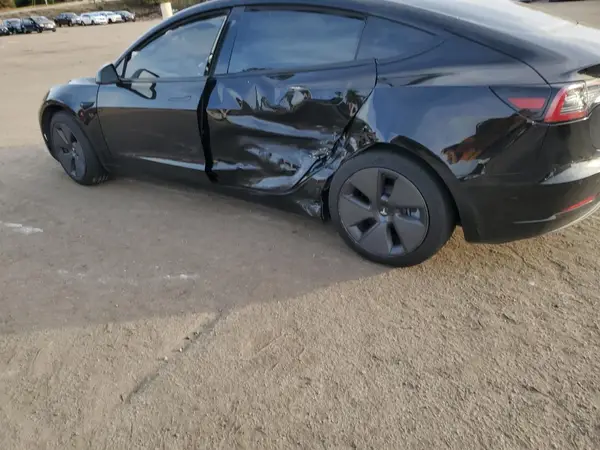 5YJ3E1EA1MF923116 2021 TESLA MODEL 3 - Image 2