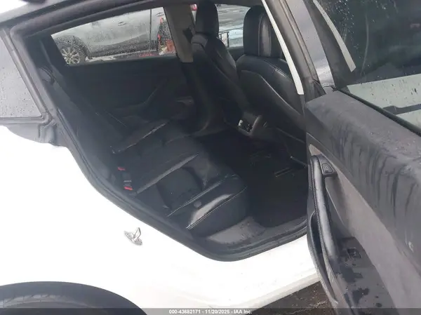 5YJ3E1EA1MF930535 2021 TESLA MODEL 3 - Image 8