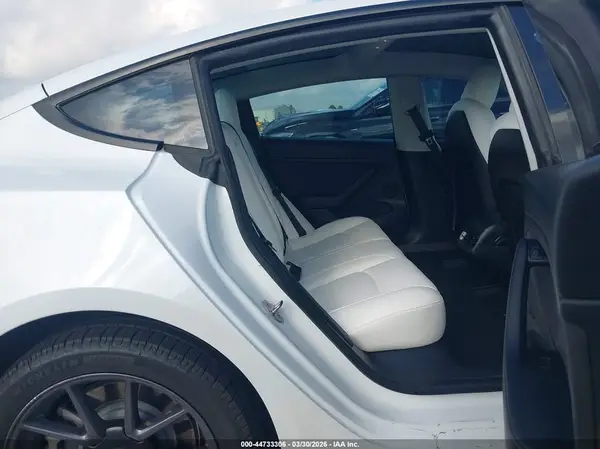 5YJ3E1EA1MF994249 2021 TESLA MODEL 3 - Image 8