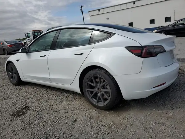 5YJ3E1EA1MF997586 2021 TESLA MODEL 3 - Image 2