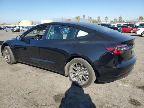 5YJ3E1EA1NF115575 2022 TESLA MODEL 3 - Image 2