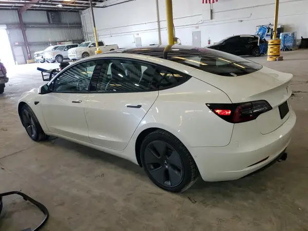 5YJ3E1EA1NF119416 2022 TESLA MODEL 3 - Image 2