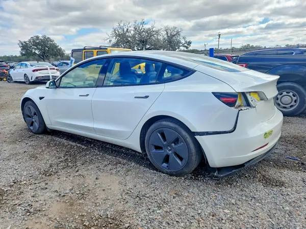 5YJ3E1EA1NF151766 2022 TESLA MODEL 3 - Image 2
