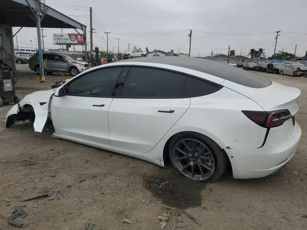 5YJ3E1EA1NF153338 2022 TESLA MODEL 3 - Image 2