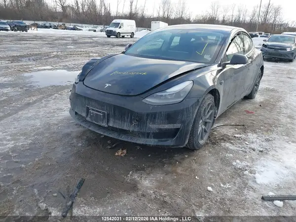 5YJ3E1EA1NF161813 2022 TESLA MODEL 3 - Image 2