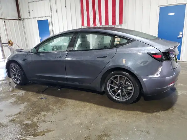 5YJ3E1EA1NF185240 2022 TESLA MODEL 3 - Image 2
