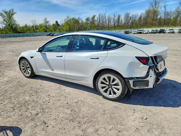 5YJ3E1EA1NF185884 2022 TESLA MODEL 3 - Image 2