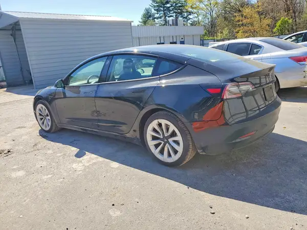 5YJ3E1EA1NF186775 2022 TESLA MODEL 3 - Image 2