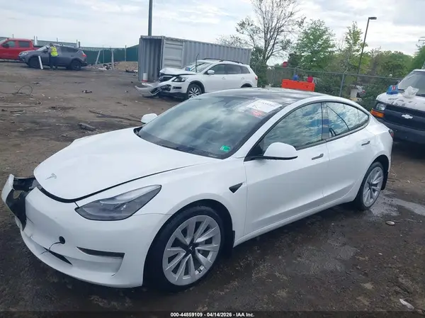 5YJ3E1EA1NF186842 2022 TESLA MODEL 3 - Image 2