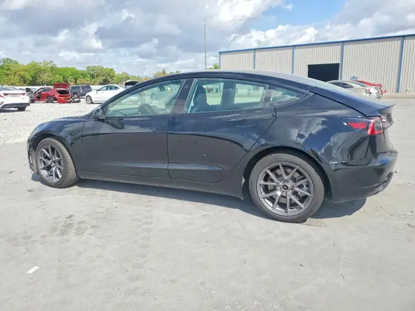 5YJ3E1EA1NF187196 2022 TESLA MODEL 3 - Image 2