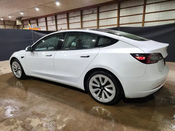 5YJ3E1EA1NF187800 2022 TESLA MODEL 3 - Image 2