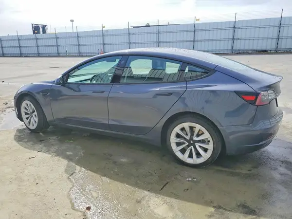 5YJ3E1EA1NF188364 2022 TESLA MODEL 3 - Image 2