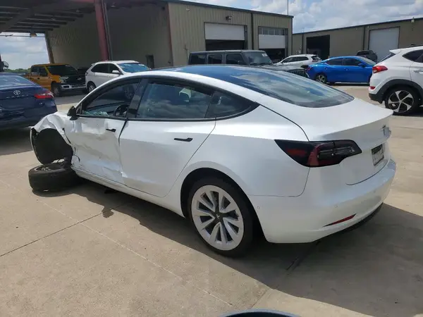 5YJ3E1EA1NF188932 2022 TESLA MODEL 3 - Image 2