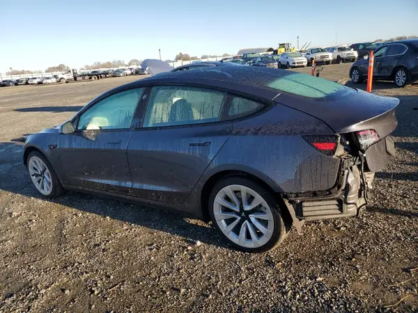 5YJ3E1EA1NF188946 2022 TESLA MODEL 3 - Image 2