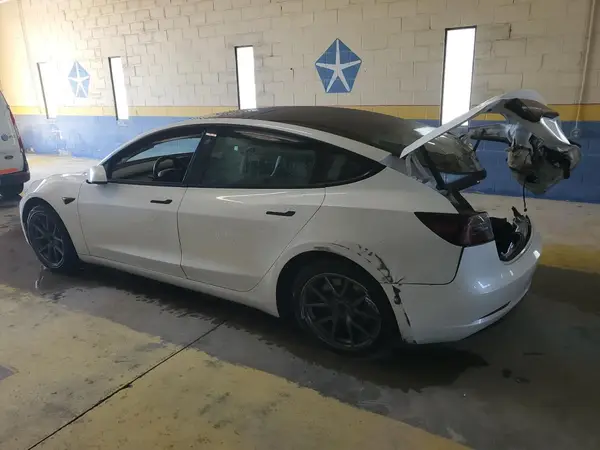 5YJ3E1EA1NF189417 2022 TESLA MODEL 3 - Image 2