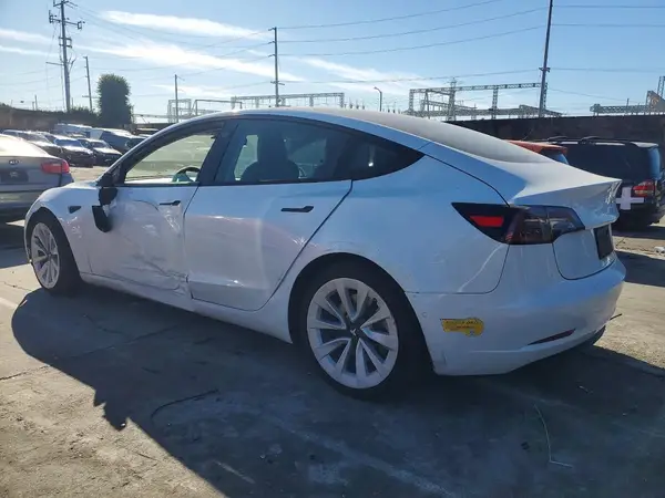 5YJ3E1EA1NF235456 2022 TESLA MODEL 3 - Image 2