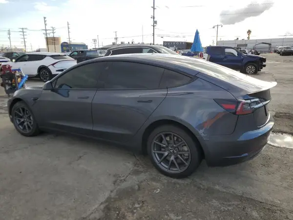 5YJ3E1EA1NF235473 2022 TESLA MODEL 3 - Image 2