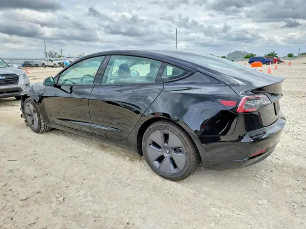 5YJ3E1EA1NF238860 2022 TESLA MODEL 3 - Image 2